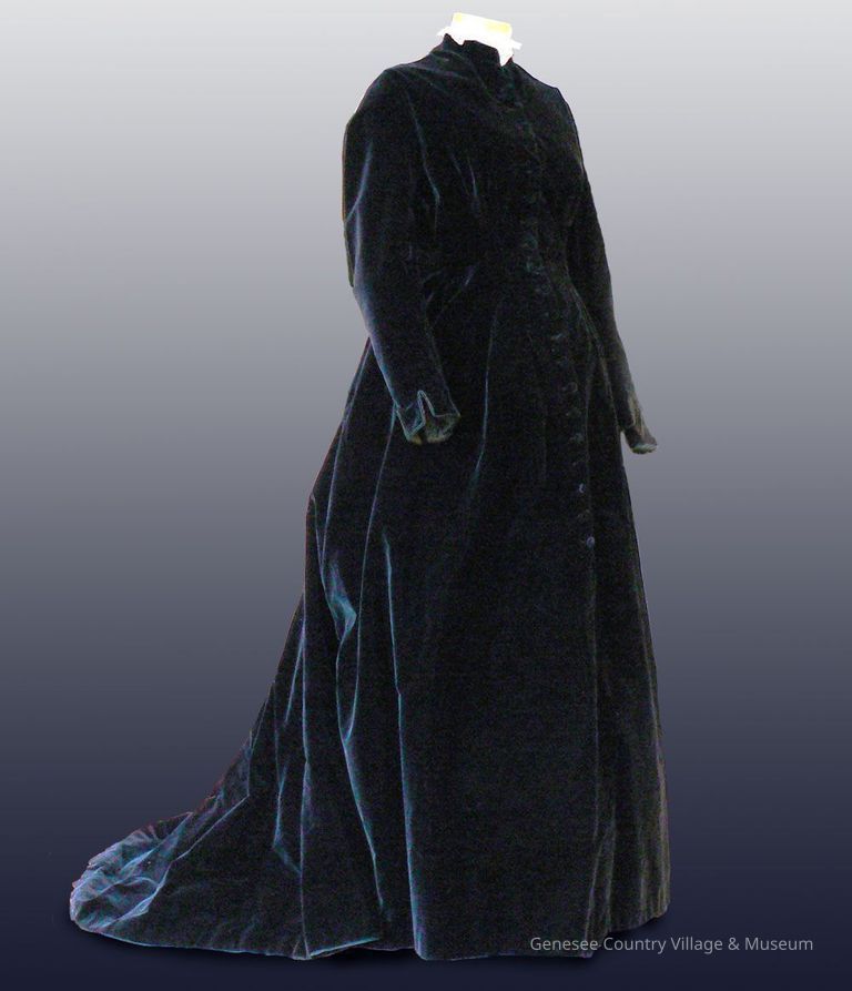 Gown, Tea