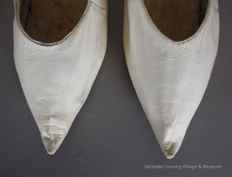 Slippers - Image 2
