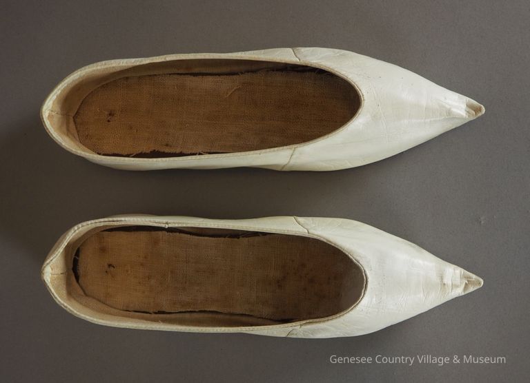 Slippers - Image 3