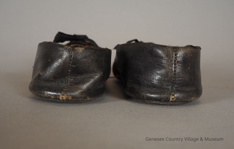 Shoes - Image 9