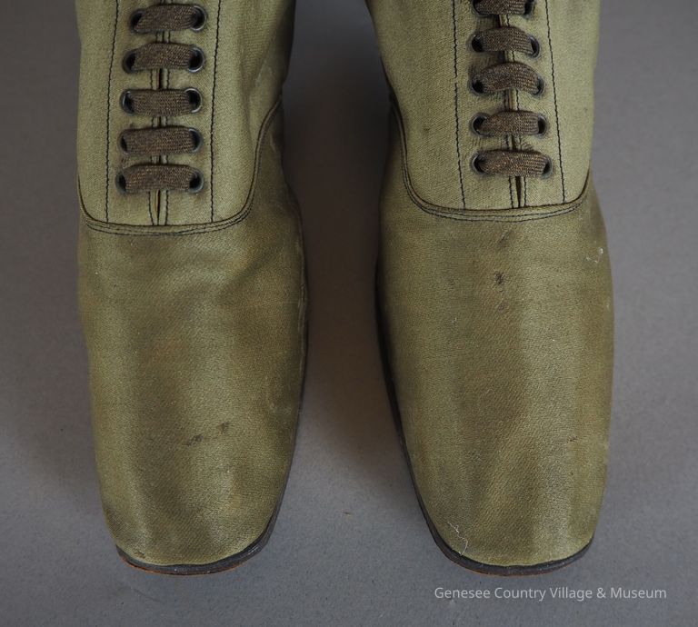 Boots - Image 2
