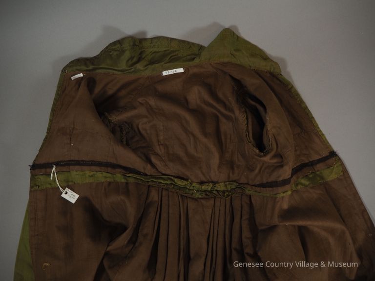 Pelisse - Image 17