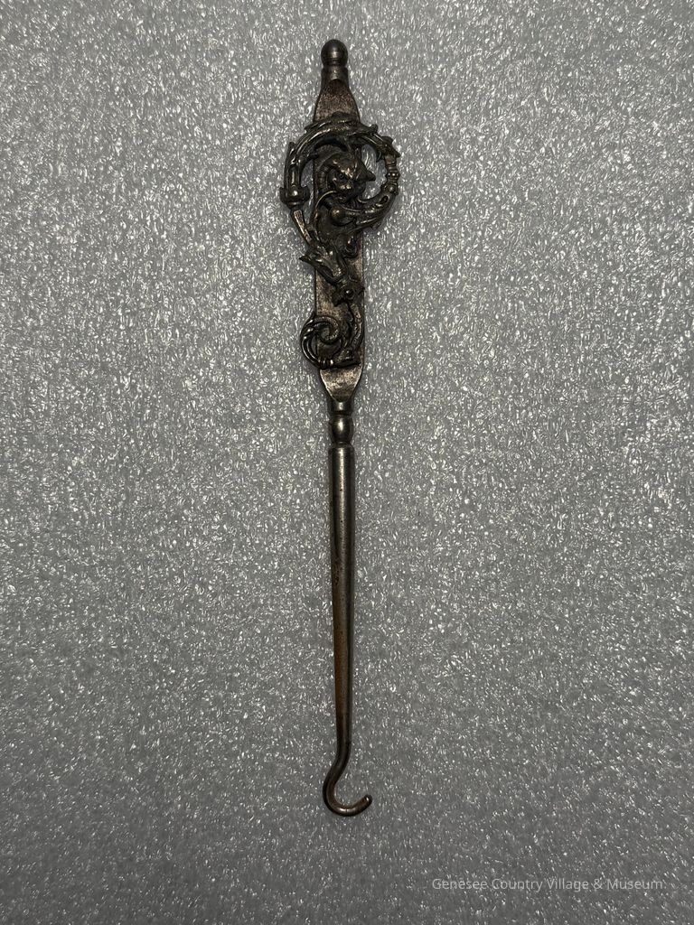 Buttonhook