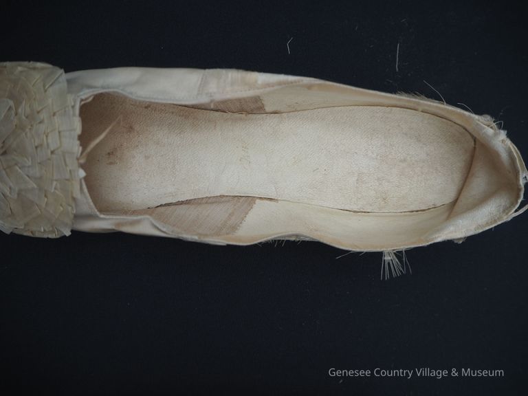 Slippers - Image 10