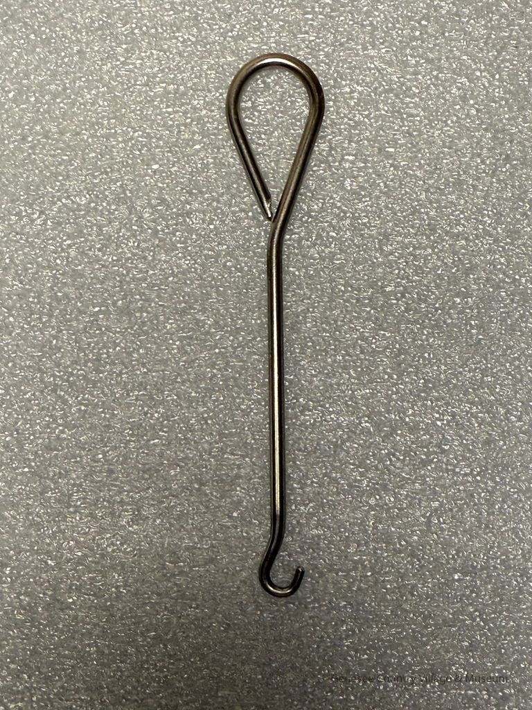 Buttonhook