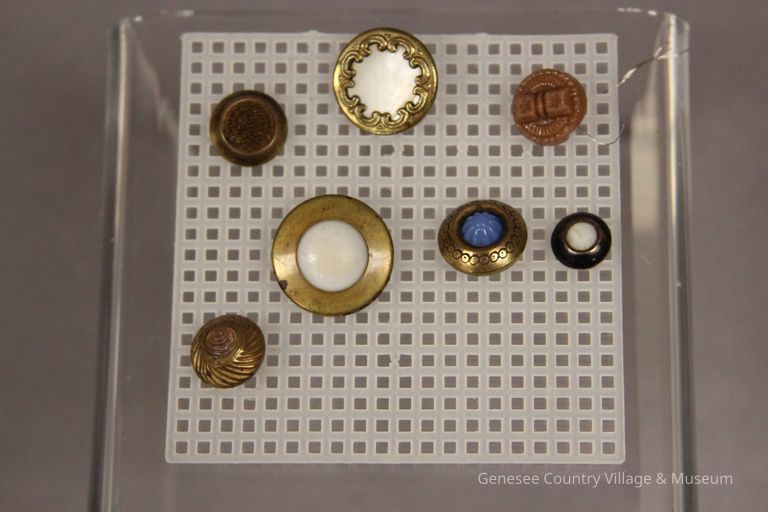 Button - Image 3