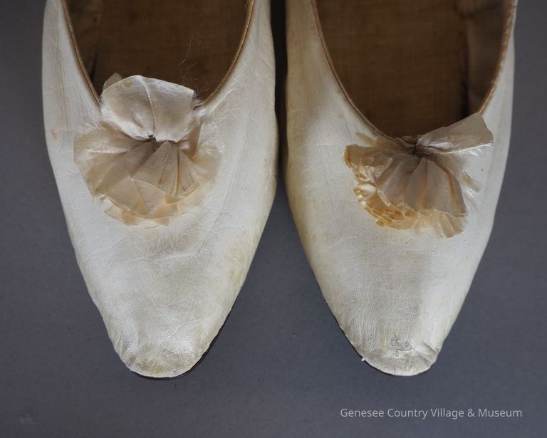 Slippers - Image 3