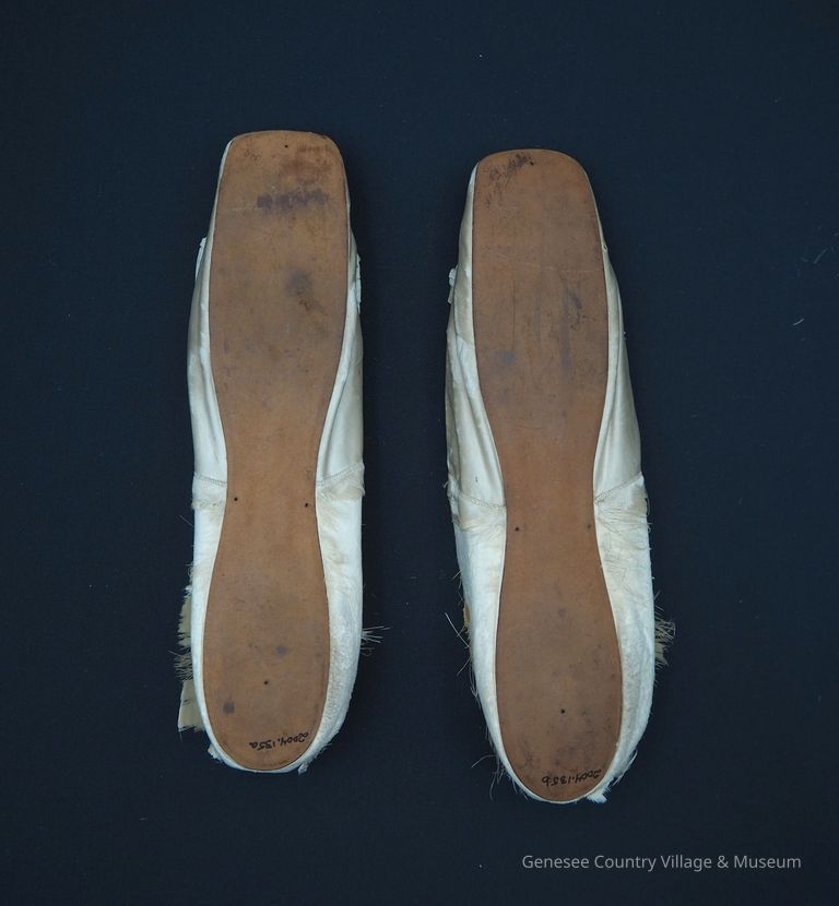 Slippers - Image 12