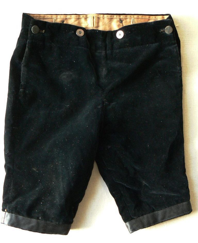 Suit - Image 3