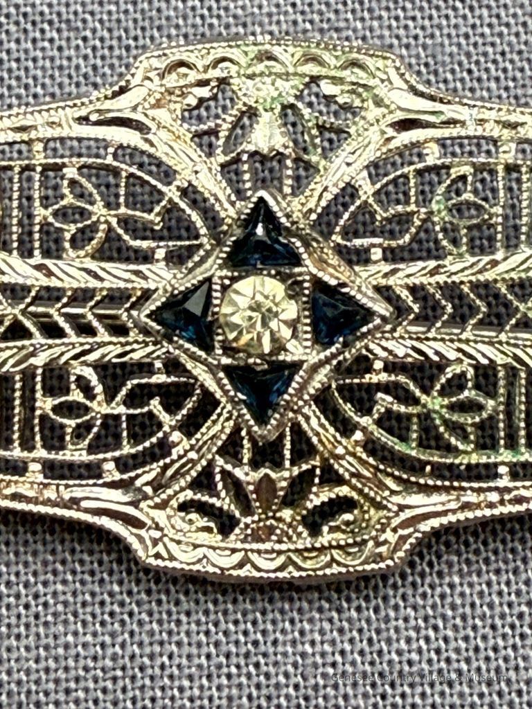 Brooch - Image 2