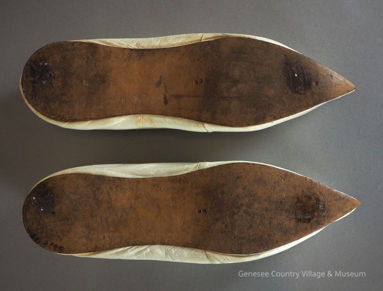 Slippers - Image 9