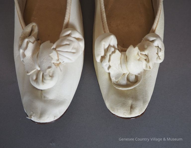 Slippers - Image 3