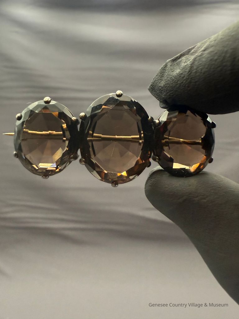Brooch - Image 4