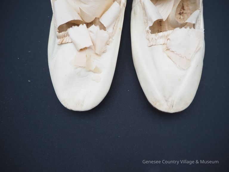 Slippers - Image 2