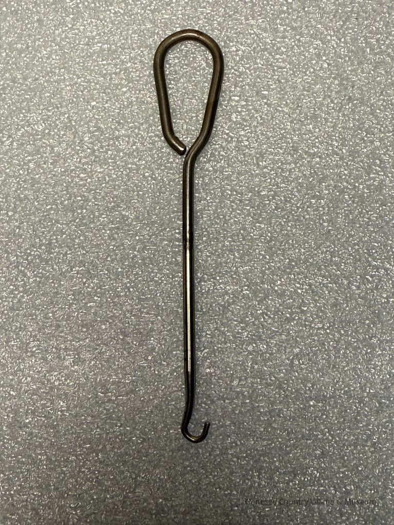 Buttonhook