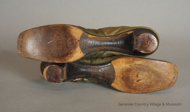 Boots - Image 8