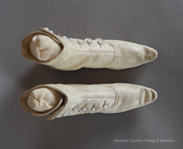 Boots - Image 2