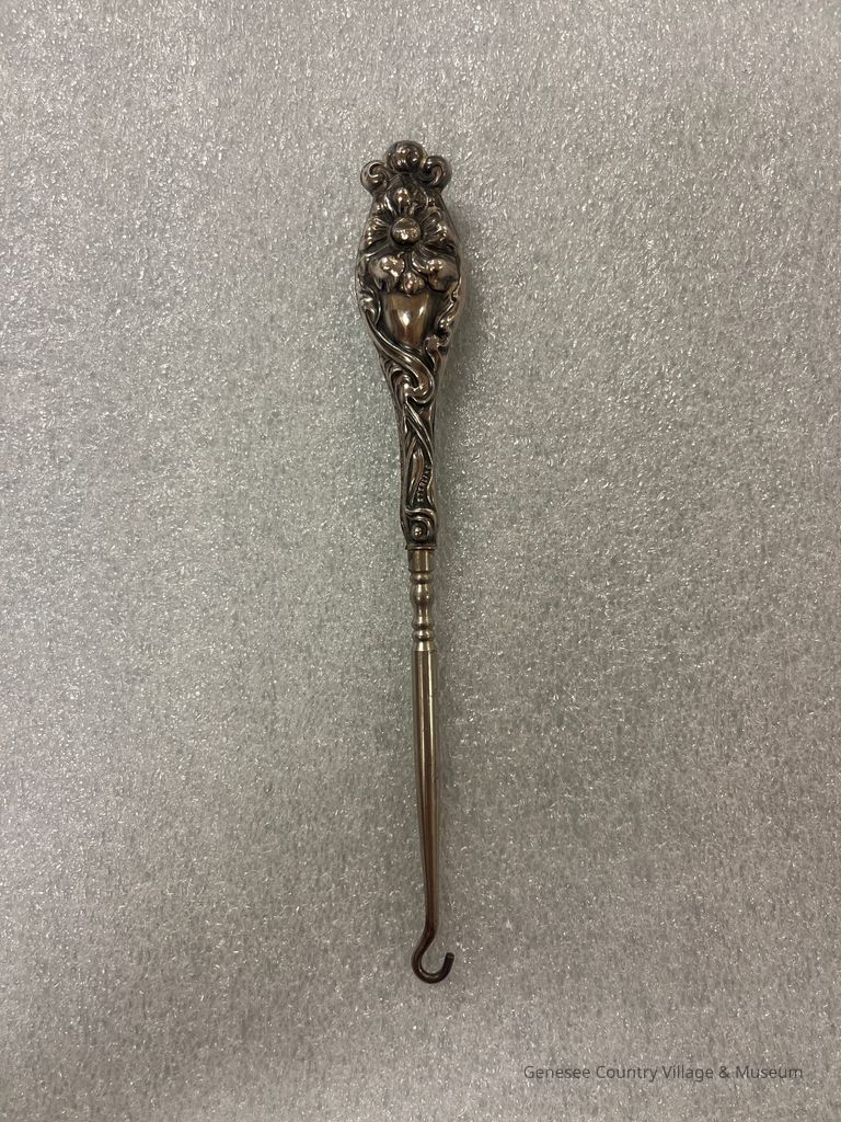 Buttonhook