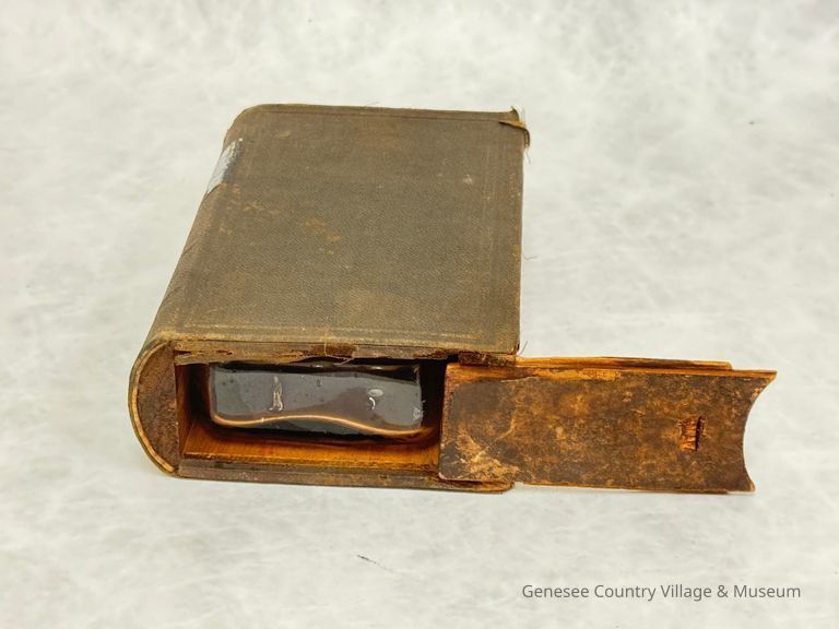 Book Flask - Image 2
