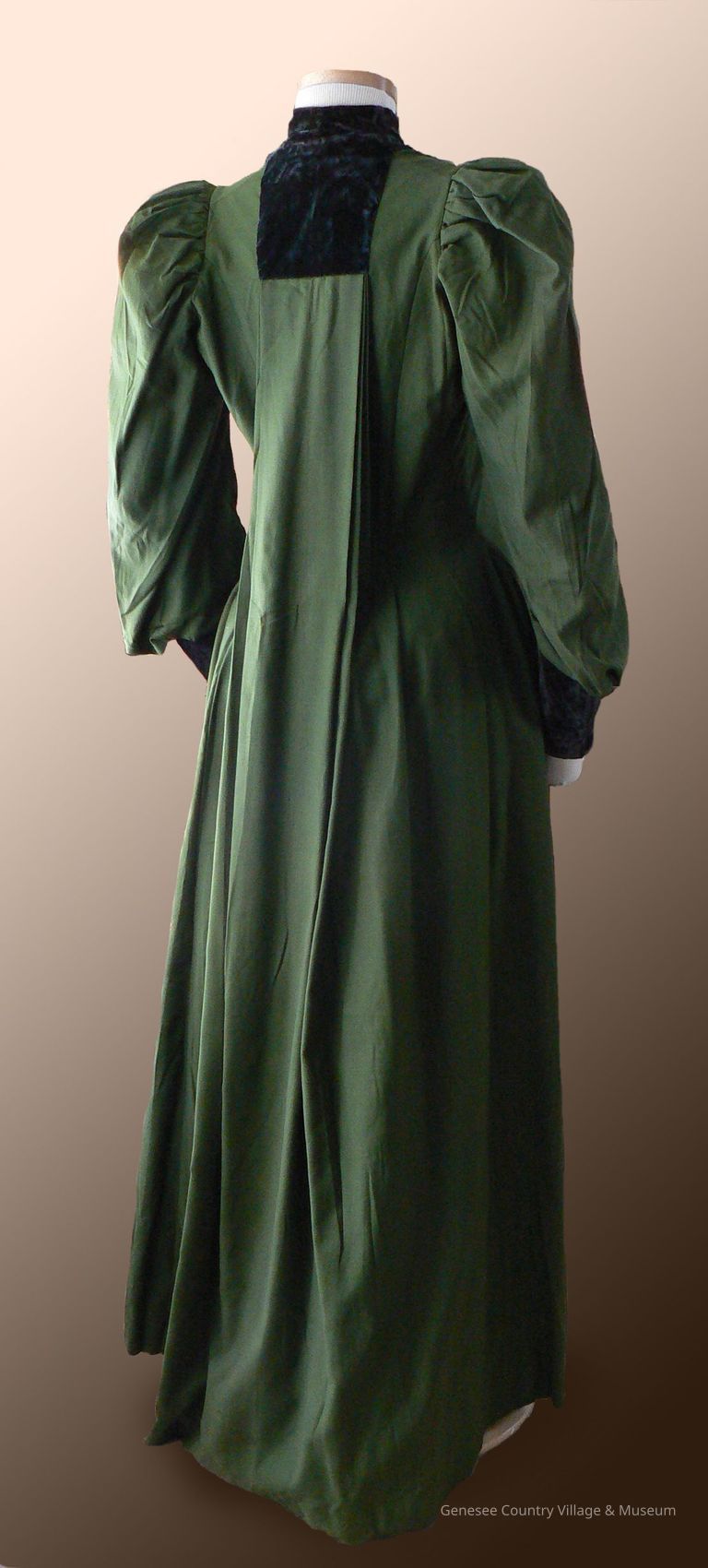 Gown, Tea - Image 2
