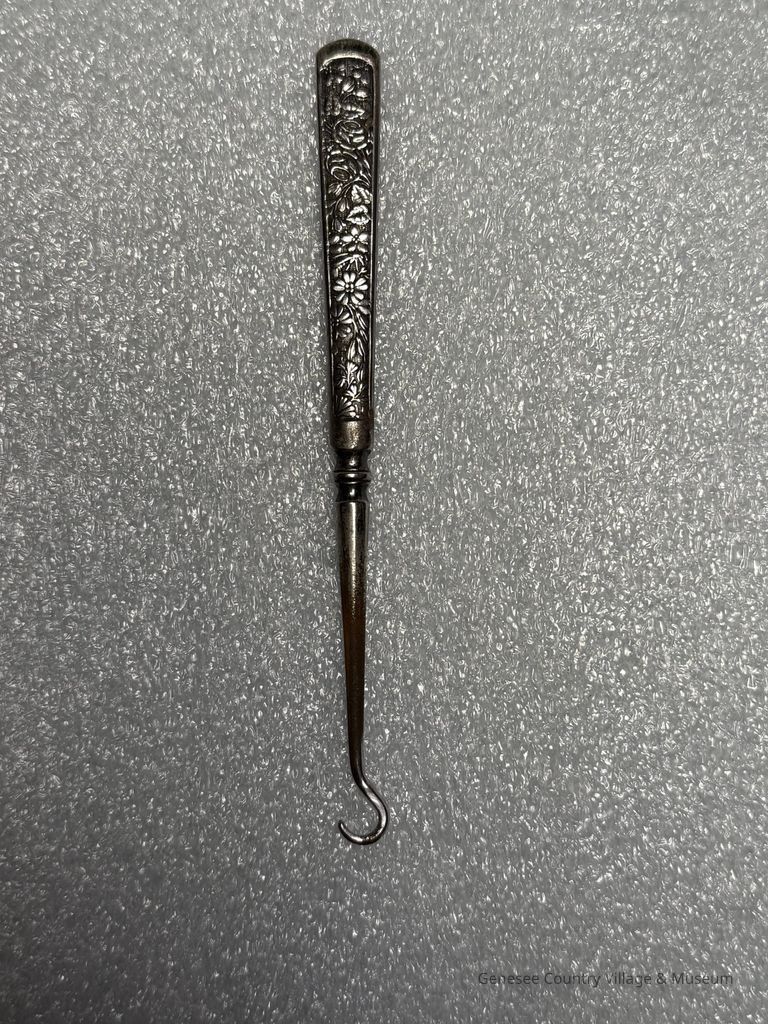Buttonhook