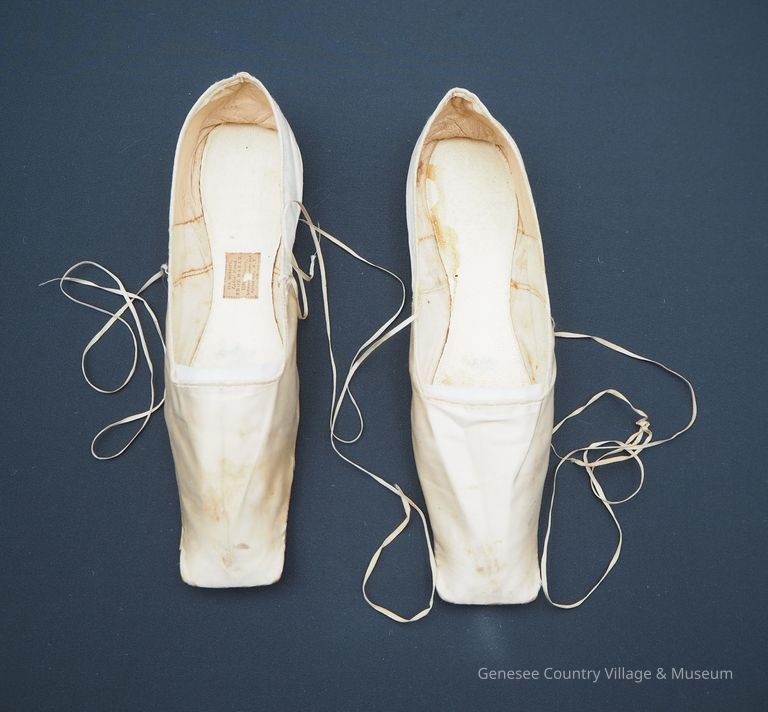 Slippers - Image 2