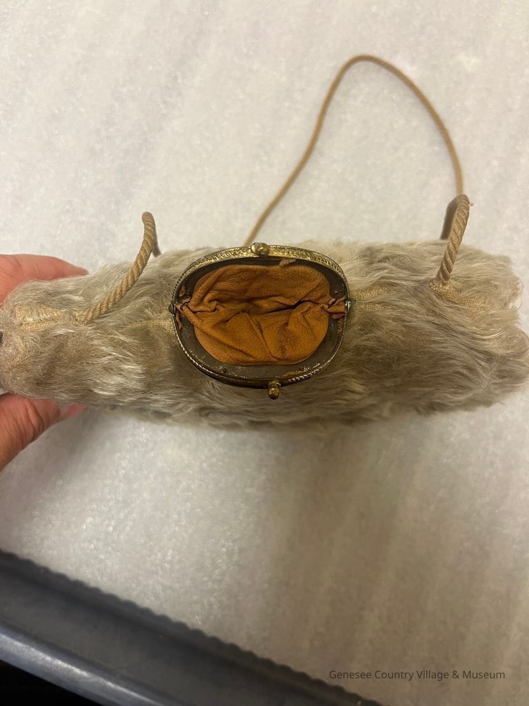 Muff - Image 2