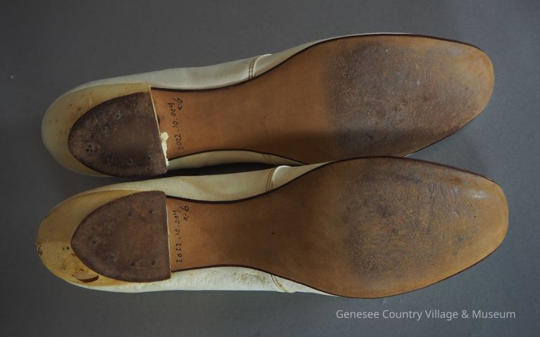 Slippers - Image 9