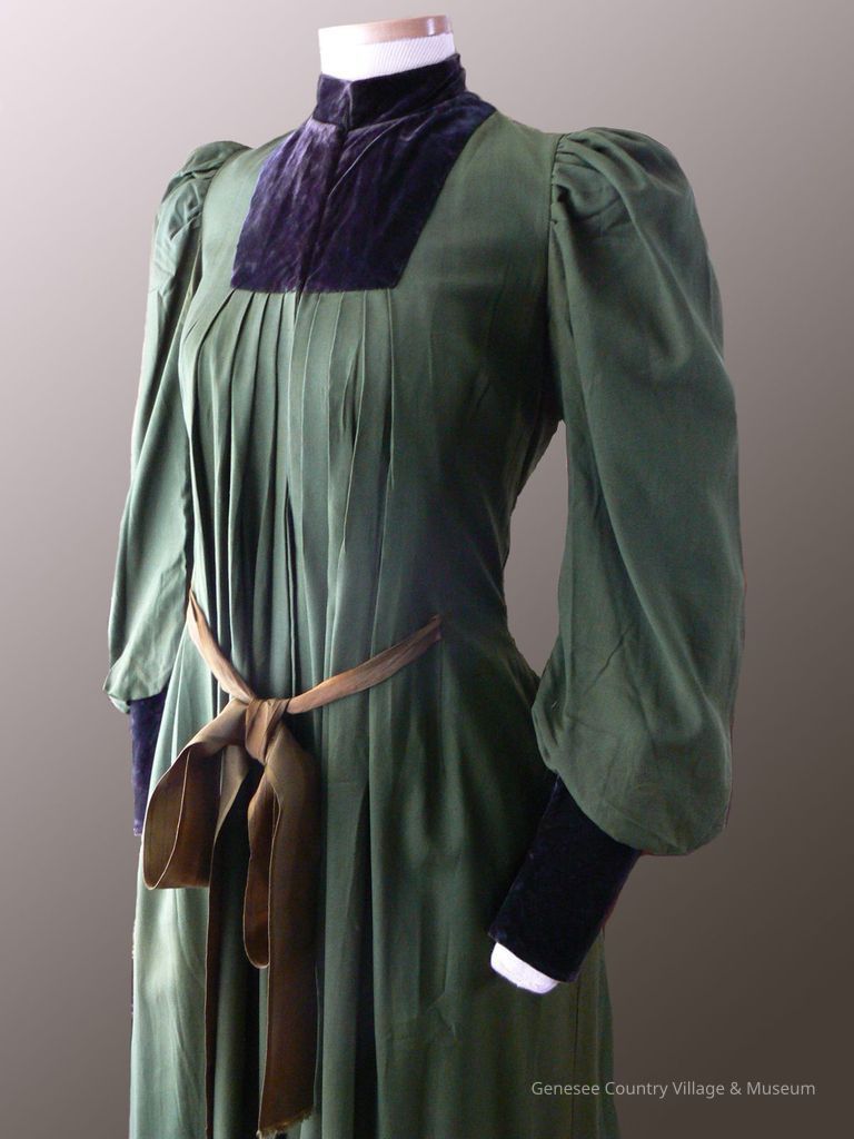 Gown, Tea - Image 4