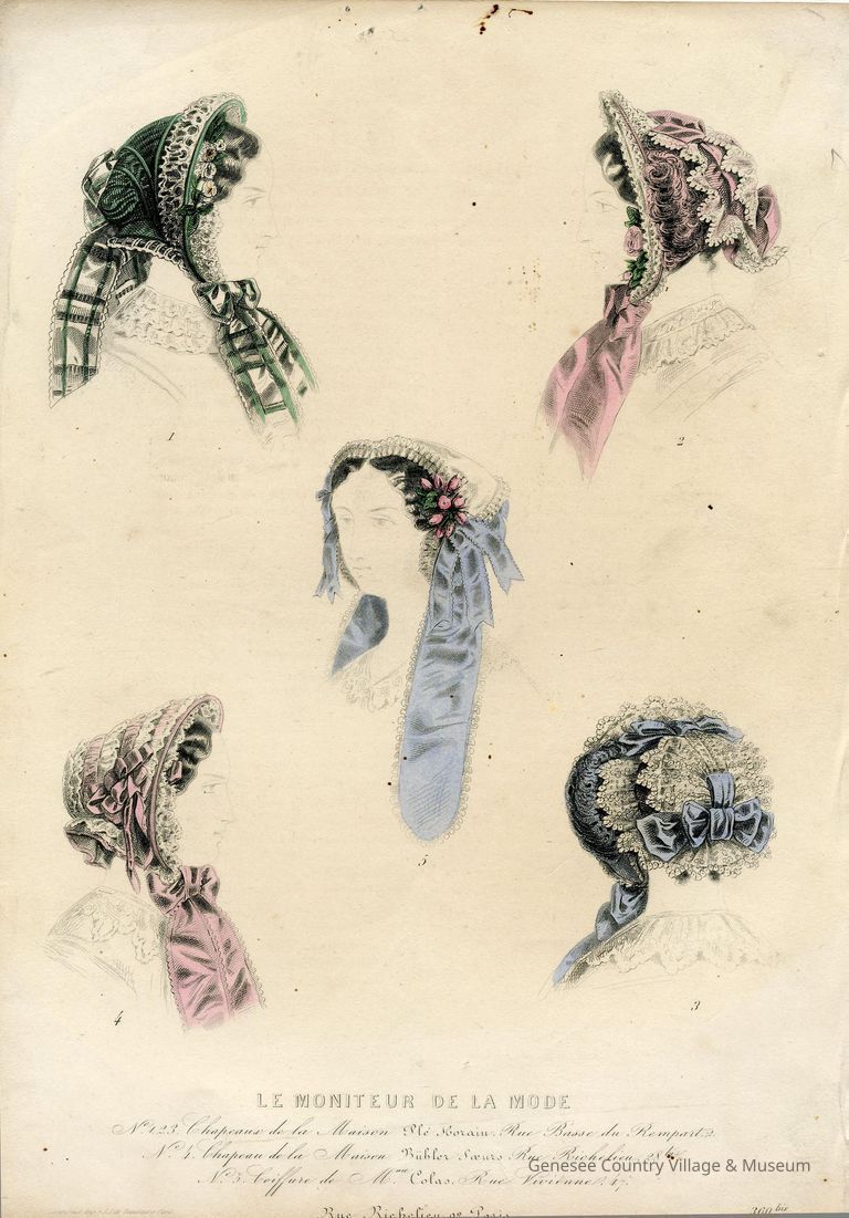 3 Bonnets, 2 Caps