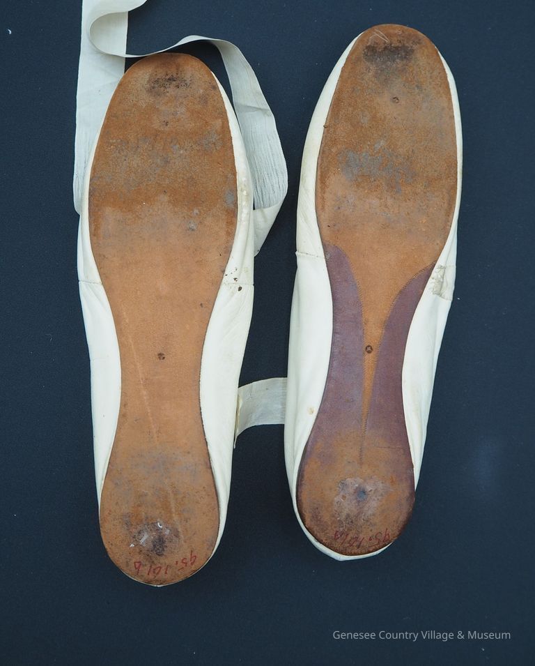 Slippers - Image 9