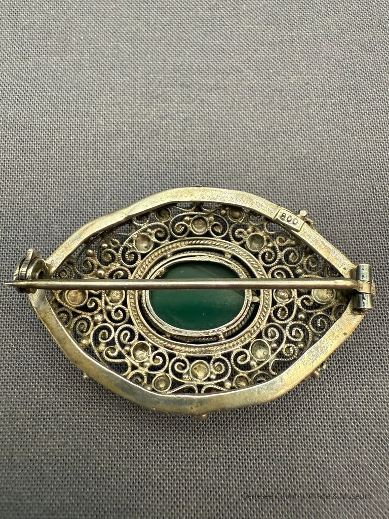 Brooch - Image 2