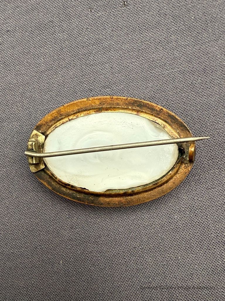 Brooch - Image 2