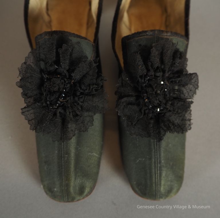 2019.27.3a-b toe.JPG