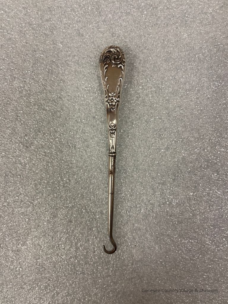Buttonhook