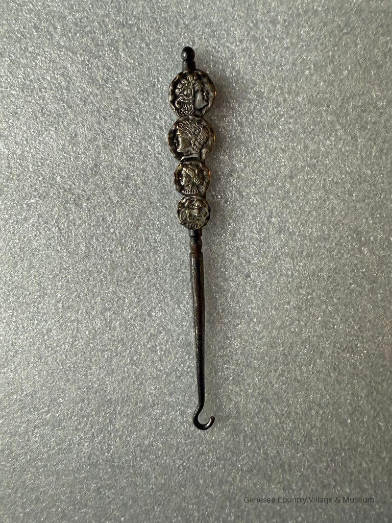 Buttonhook
