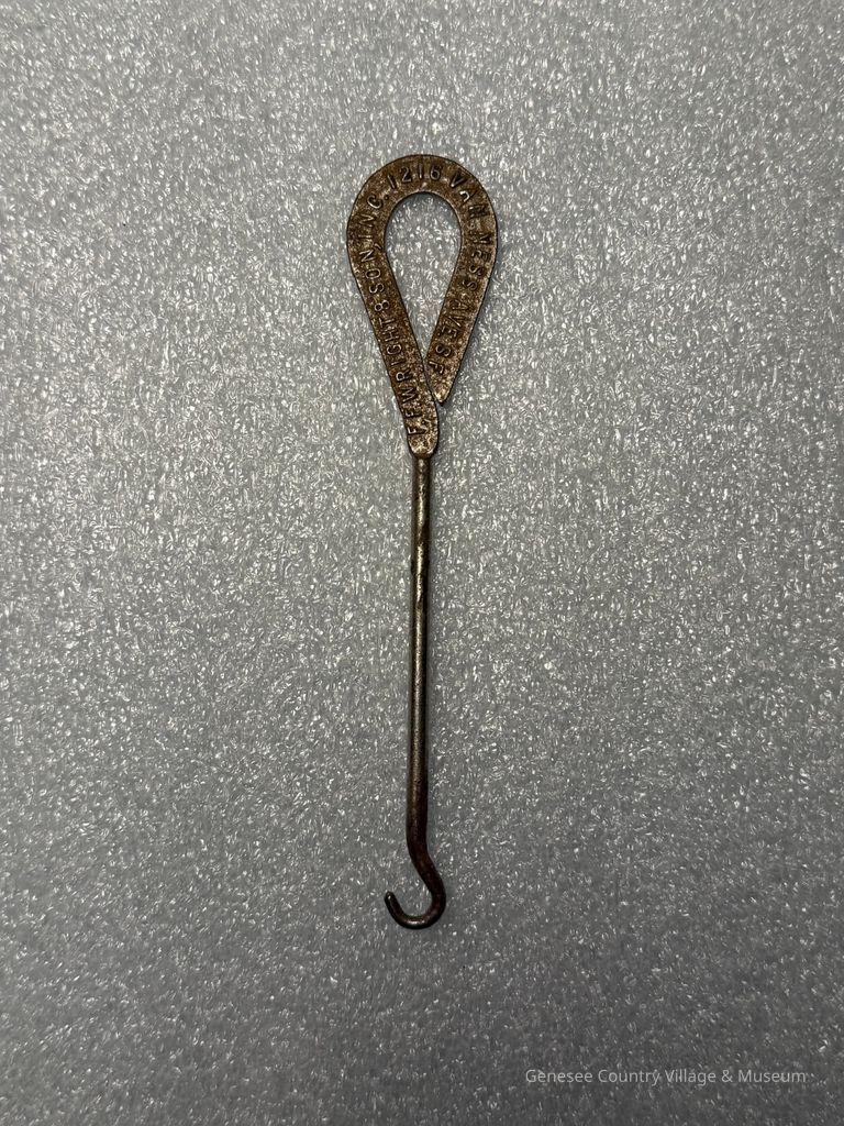Buttonhook
