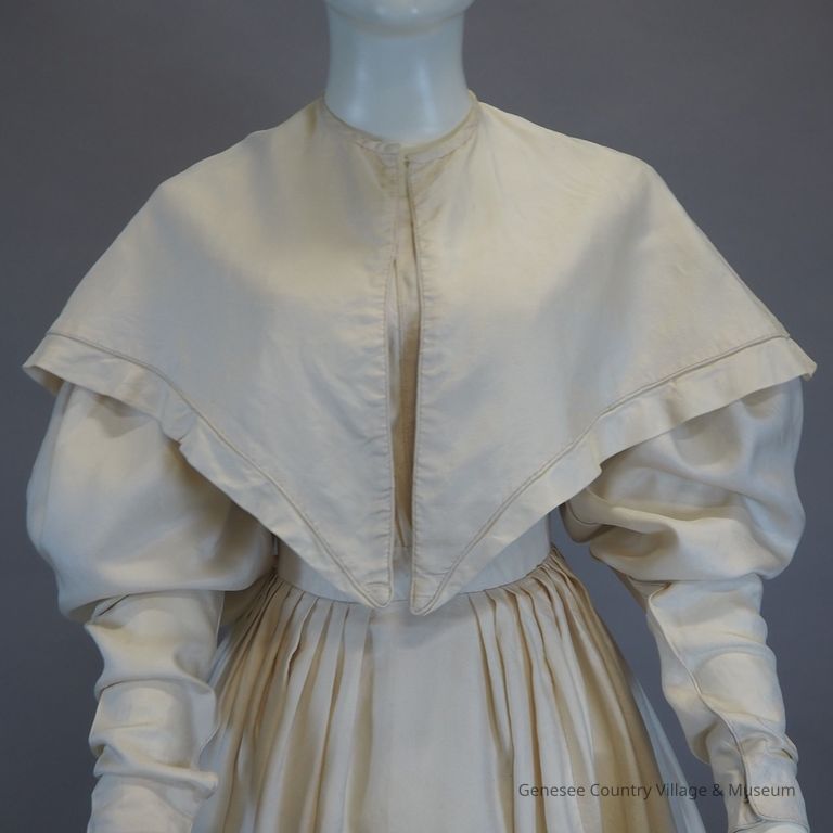 Wedding Dress and Pelerine - Image 8
