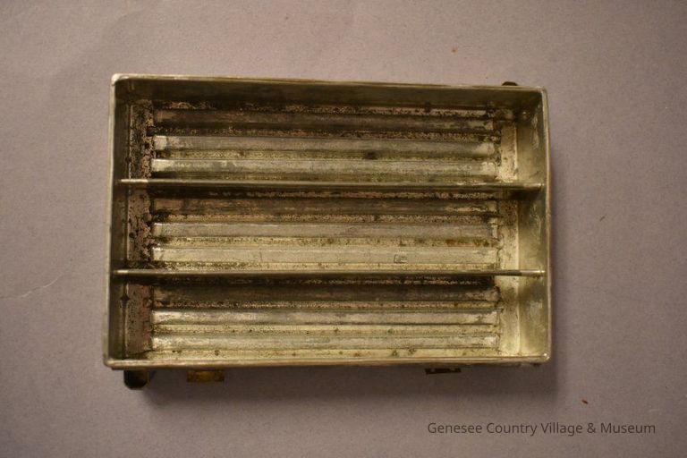 2012.015.01g (large evaporator tray)
