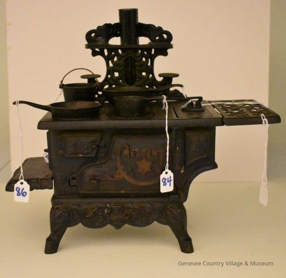 Play Kitchen - Image 2