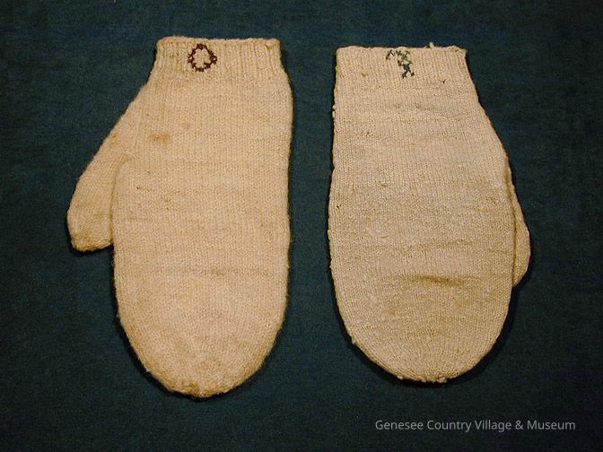Mitten - Image 3