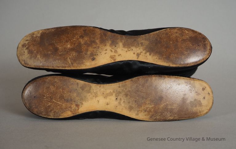 G89.227a-b sole.JPG