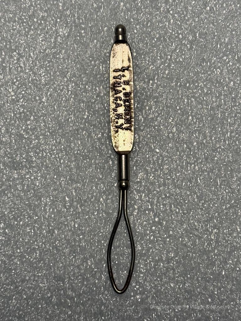 Buttonhook