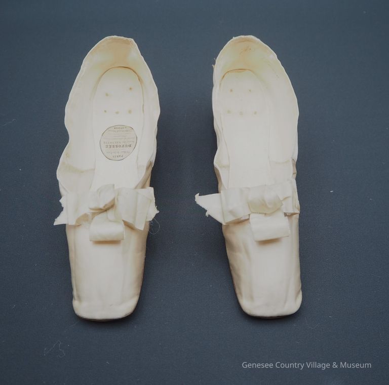 Slippers - Image 2