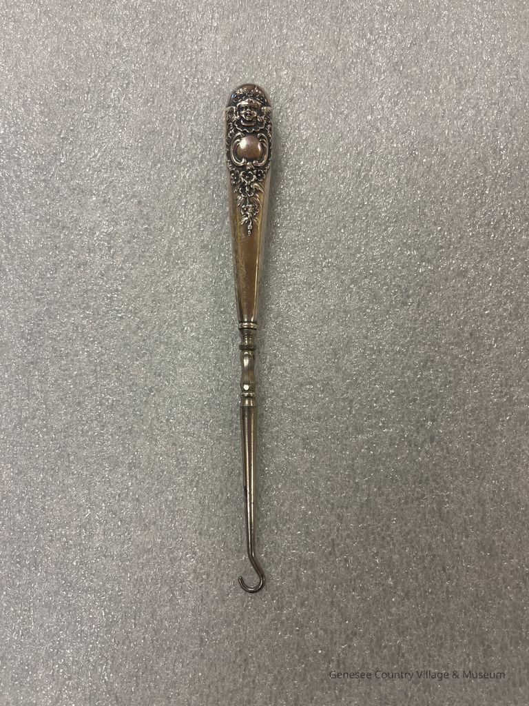 Buttonhook