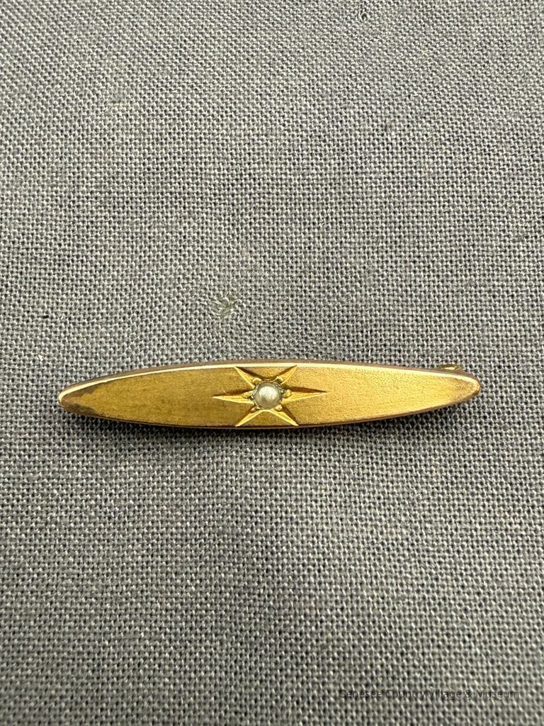 Lingerie pin