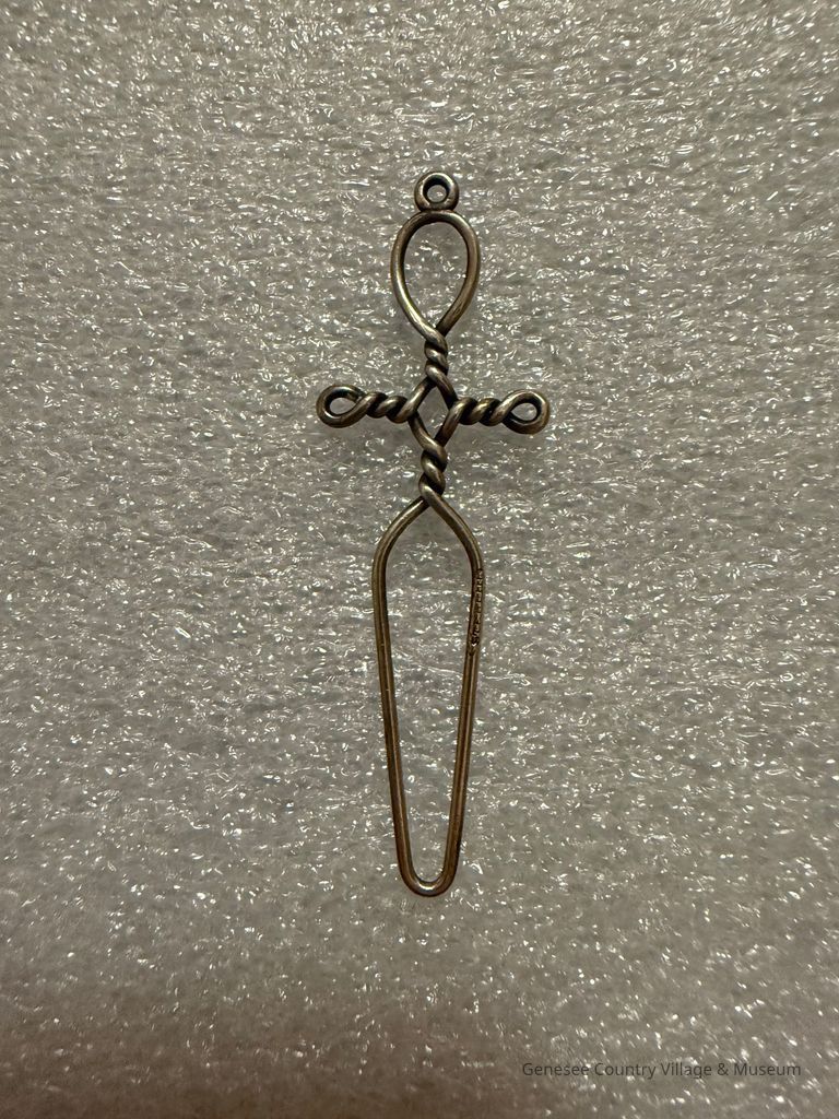 Buttonhook