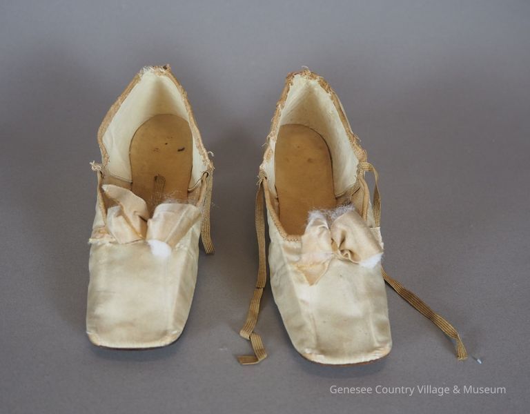 Slippers - Image 2
