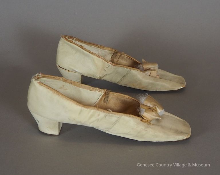 Slippers - Image 3