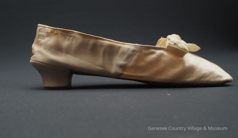 Slippers - Image 3
